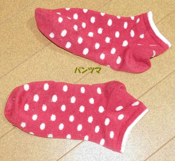 19歳　ほぼ女子高生の脱ぎたて使用済み靴下画像写真