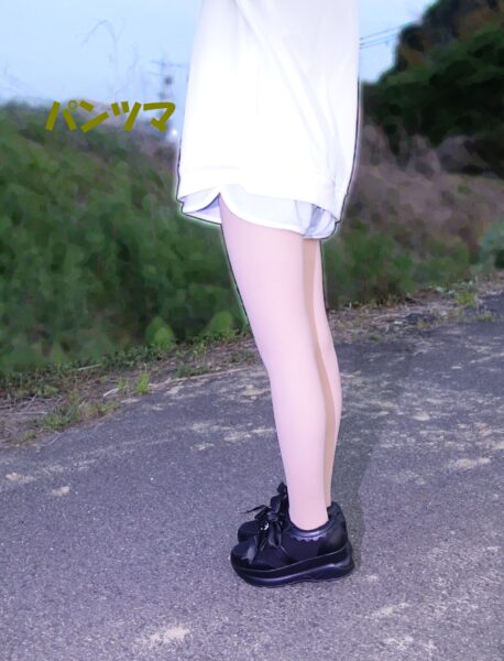 街なかでも脚を出している女性を見かけると、意味もなく応援したくなりますね！